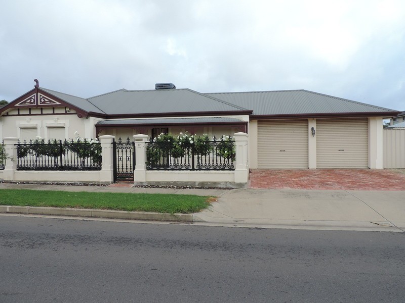 17 Blyth Street, Clearview SA 5085
