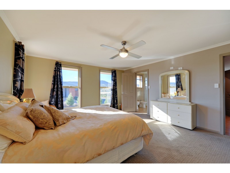1/18 Rachel Crescent, Old Beach TAS 7017