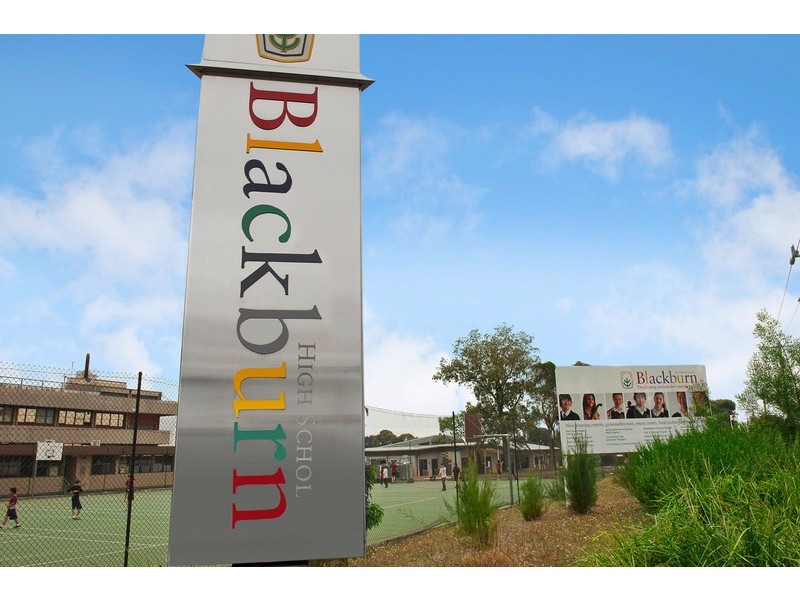 6 Queen Street, Blackburn VIC 3130