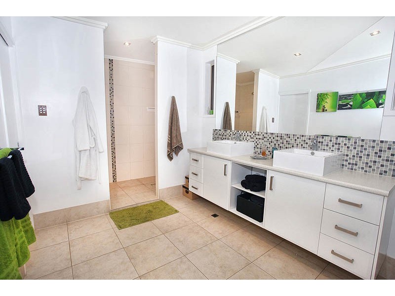 55 Monarch Place, Mons QLD 4556