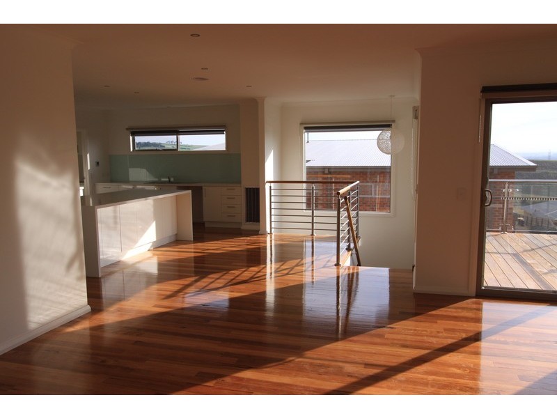 35 Swanbourne Avenue, Highton VIC 3216