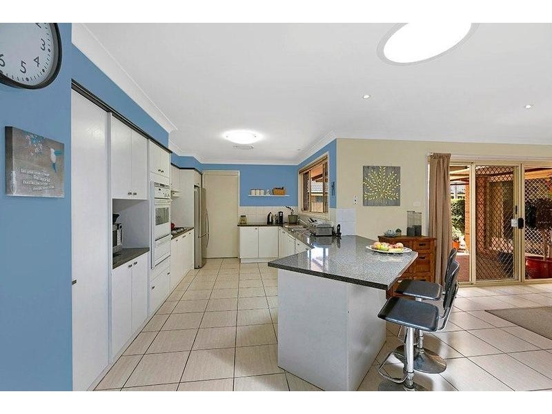 1 Castlereagh Crescent, Bateau Bay NSW 2261