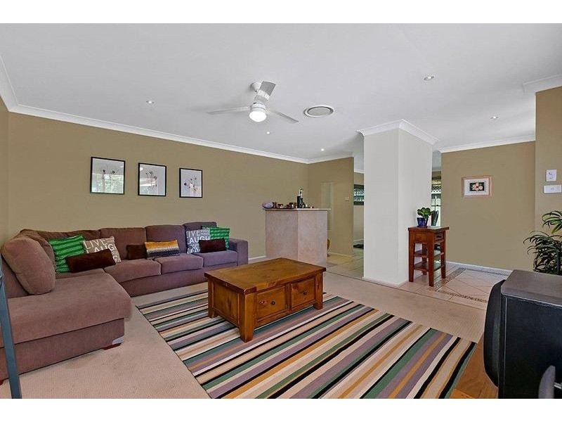 1 Castlereagh Crescent, Bateau Bay NSW 2261