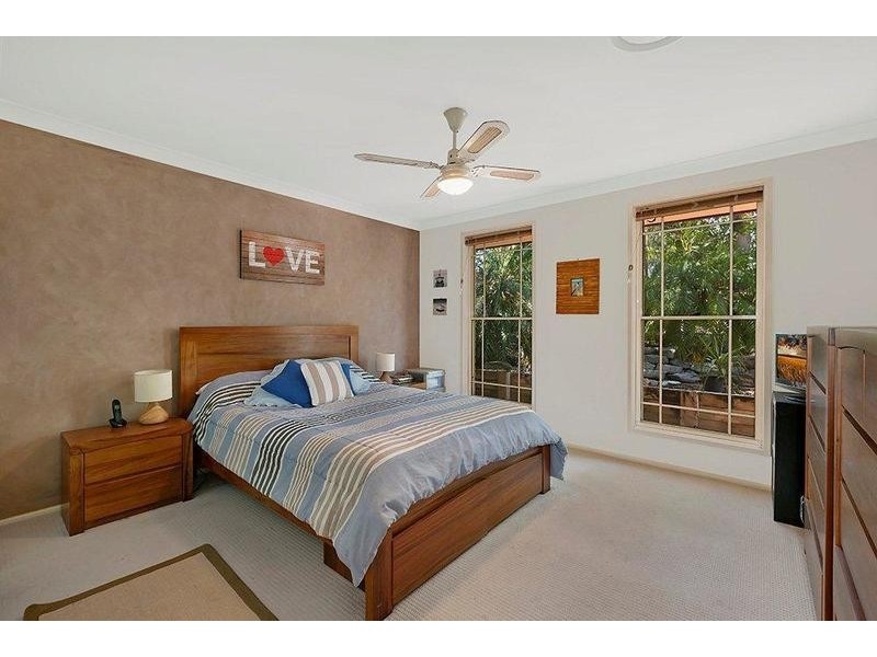 1 Castlereagh Crescent, Bateau Bay NSW 2261
