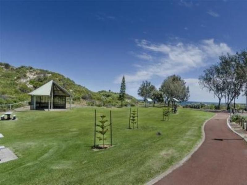 465 Burns Beach Road, Iluka WA 6028