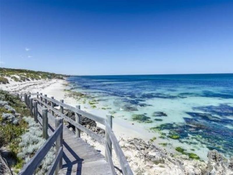 465 Burns Beach Road, Iluka WA 6028