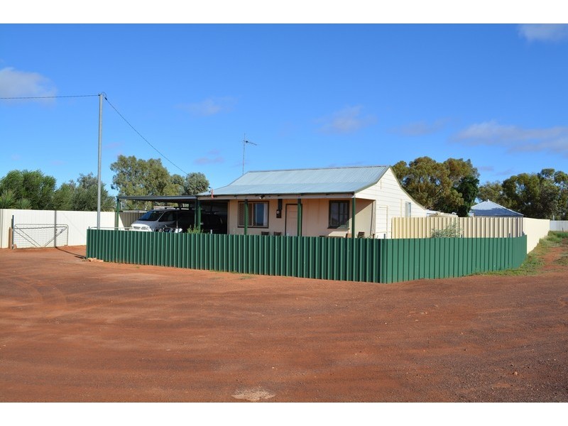 2 Priestley Street, Mount Magnet WA 6638