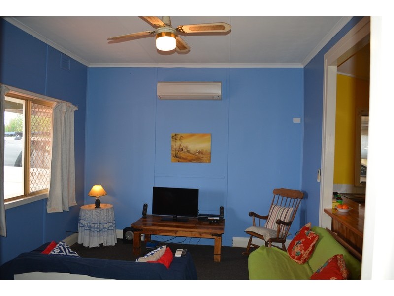 2 Priestley Street, Mount Magnet WA 6638