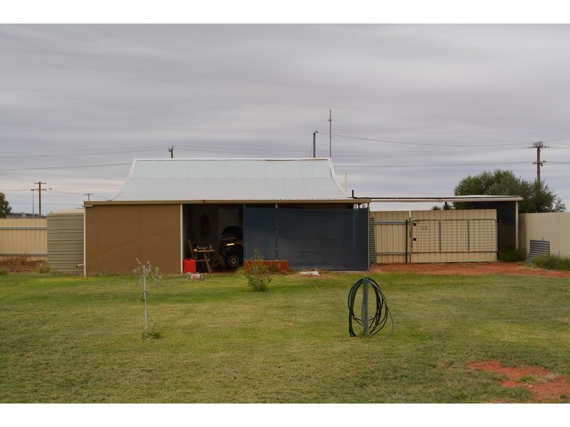 2 Priestley Street, Mount Magnet WA 6638