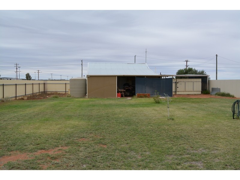 2 Priestley Street, Mount Magnet WA 6638