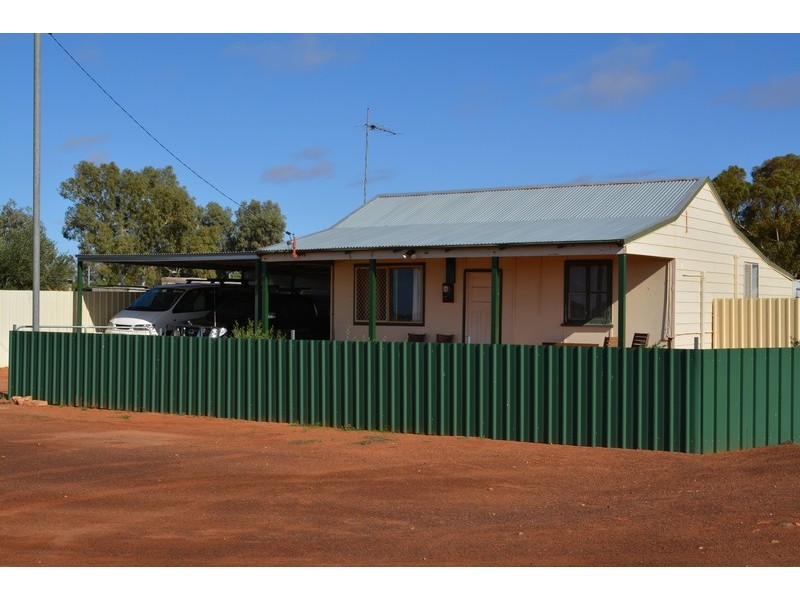 2 Priestley Street, Mount Magnet WA 6638