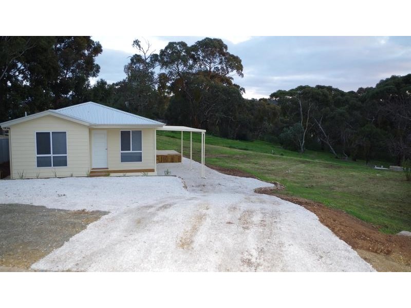 4 Newton Long Court, Clare SA 5453