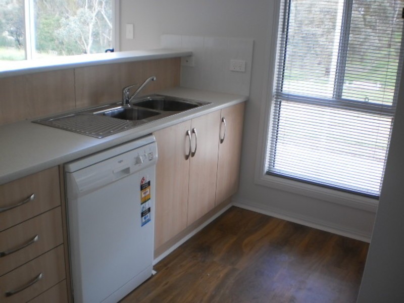 4 Newton Long Court, Clare SA 5453