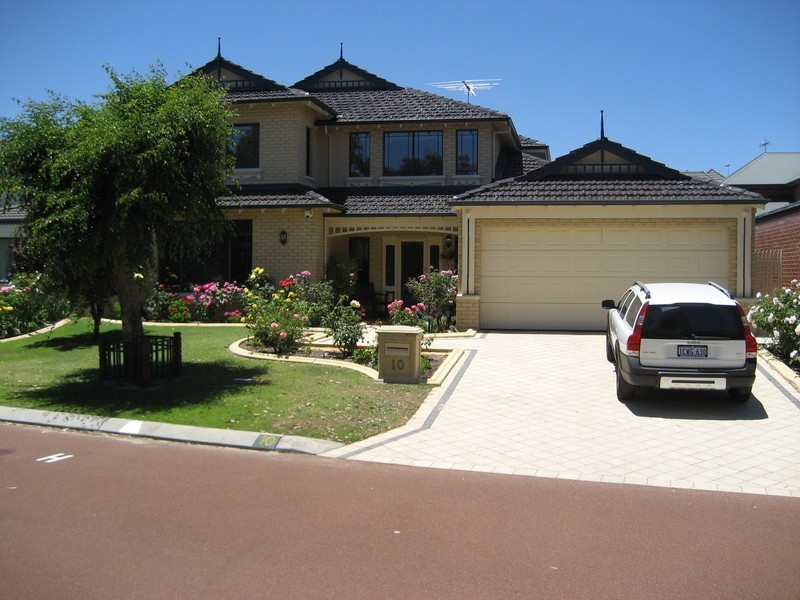 10 Silkwood Turn, Churchlands WA 6018