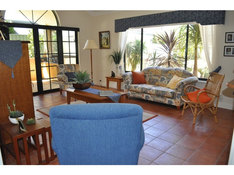 10 Silkwood Turn, Churchlands WA 6018