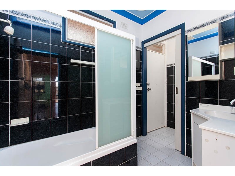 9 Durack Ave, Mount Warrigal NSW 2528