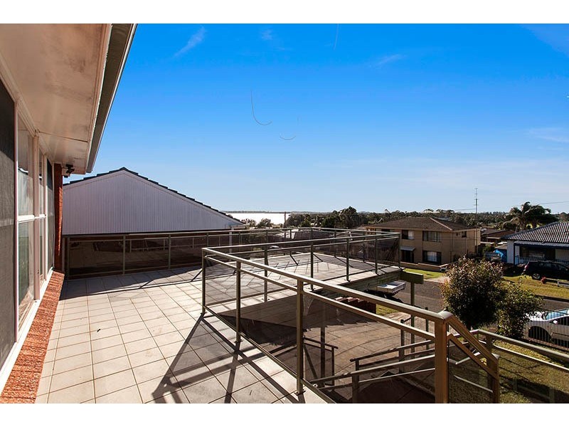 9 Durack Ave, Mount Warrigal NSW 2528
