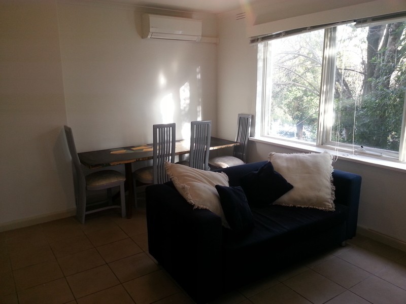 1/2  Alfriston St, Elwood VIC 3184