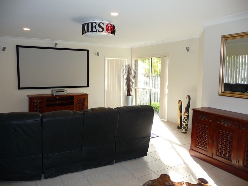 39 Gardendale Crescent, Burleigh Waters QLD 4220