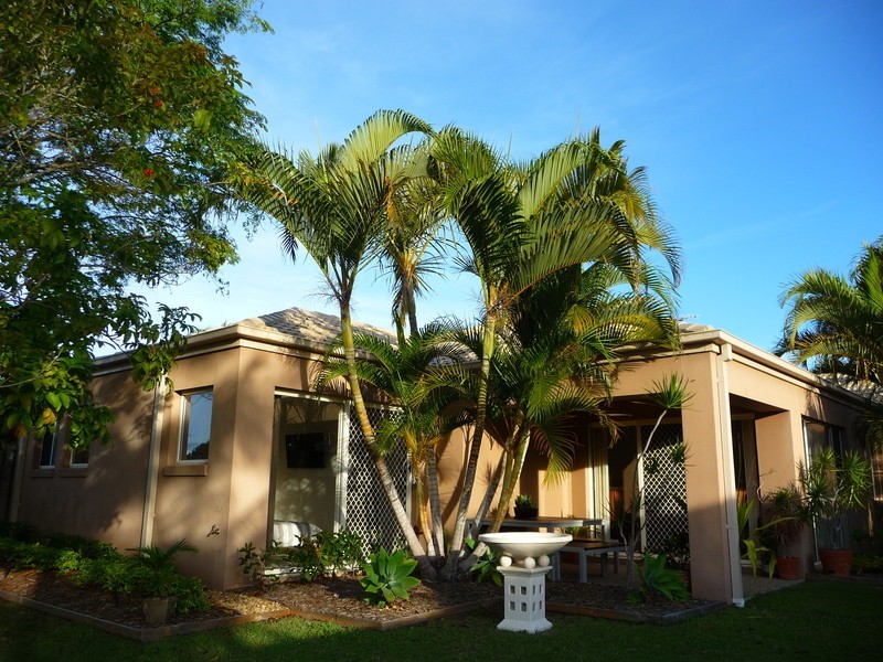 39 Gardendale Crescent, Burleigh Waters QLD 4220