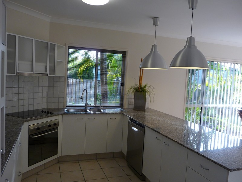 39 Gardendale Crescent, Burleigh Waters QLD 4220