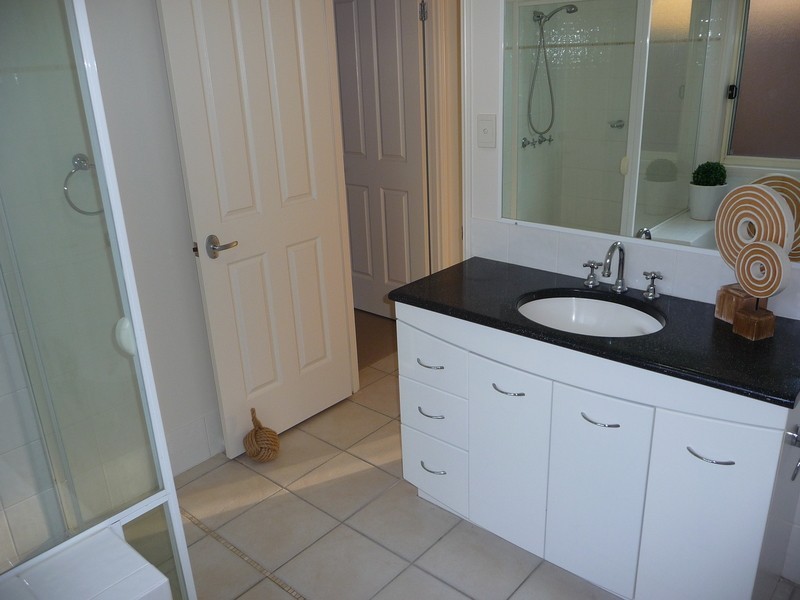 39 Gardendale Crescent, Burleigh Waters QLD 4220