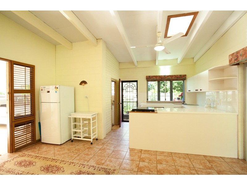 9 View Street, Brinsmead QLD 4870