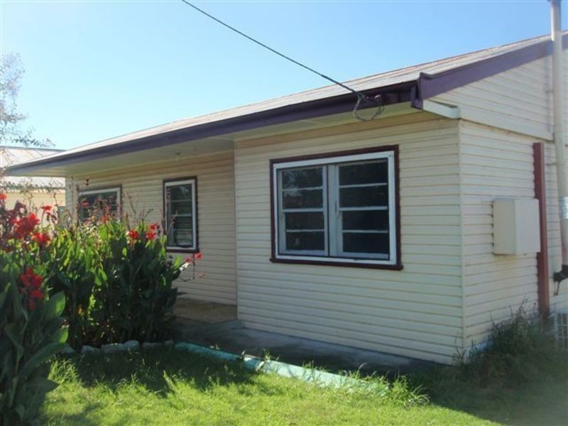 8 Besley Street, Ashford NSW 2361