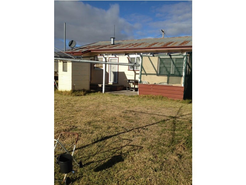 8 Besley Street, Ashford NSW 2361