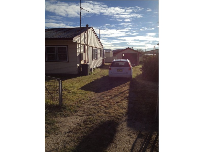 8 Besley Street, Ashford NSW 2361