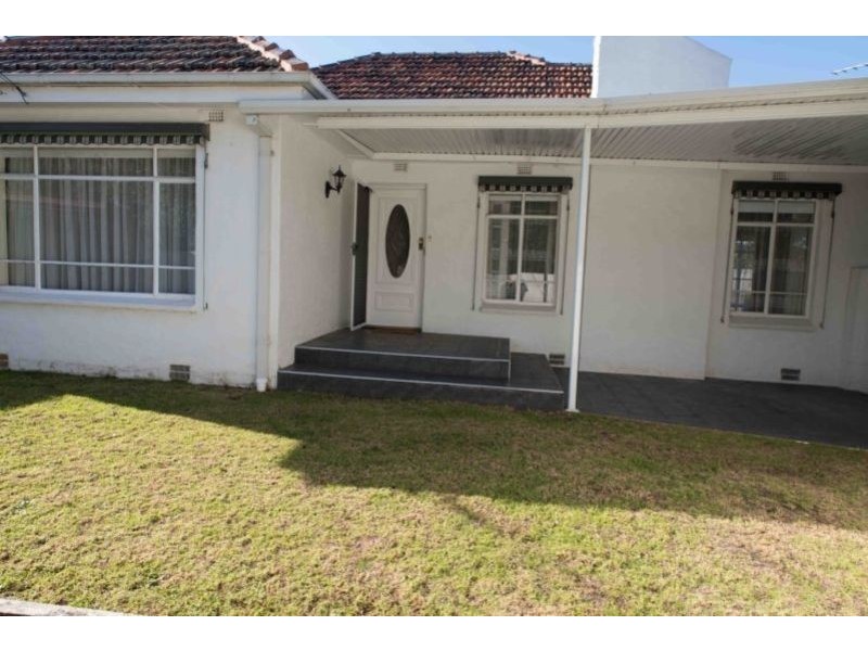 1/4 Wilkins Avenue, Beaumaris VIC 3193