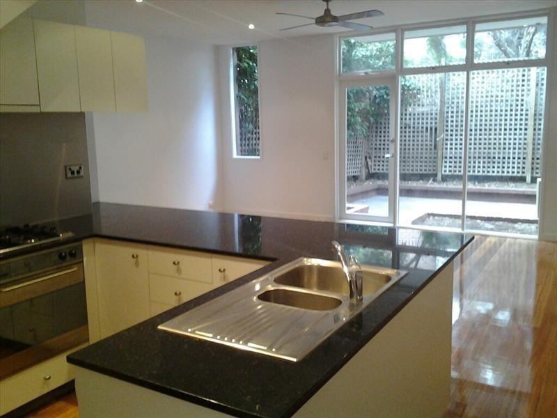 36 Longmore Street, St Kilda West VIC 3182