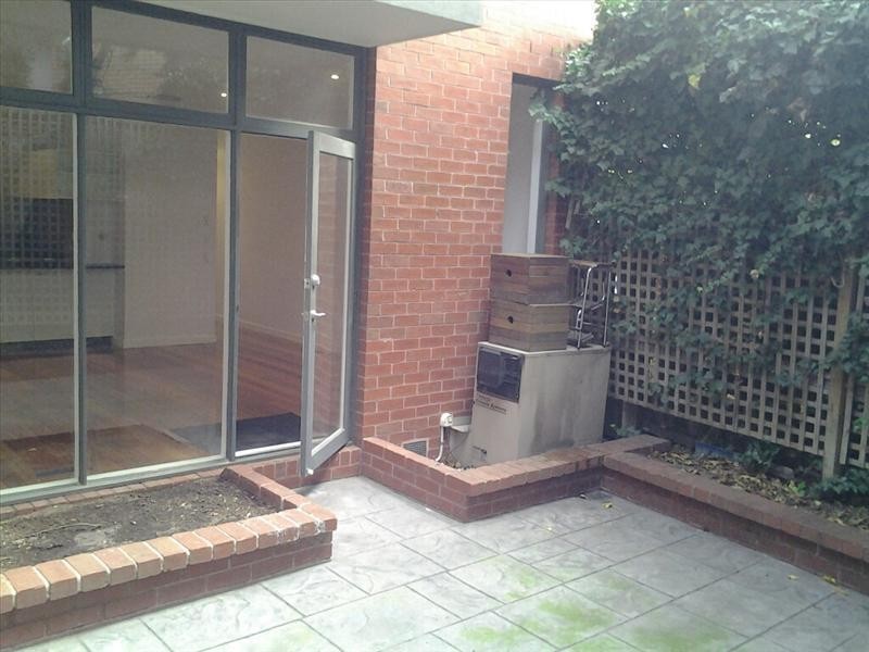 36 Longmore Street, St Kilda West VIC 3182