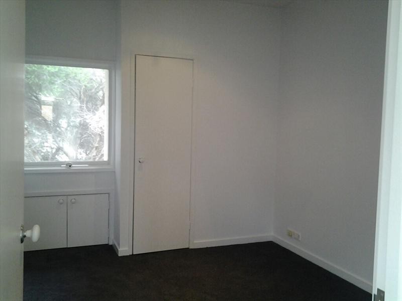 36 Longmore Street, St Kilda West VIC 3182