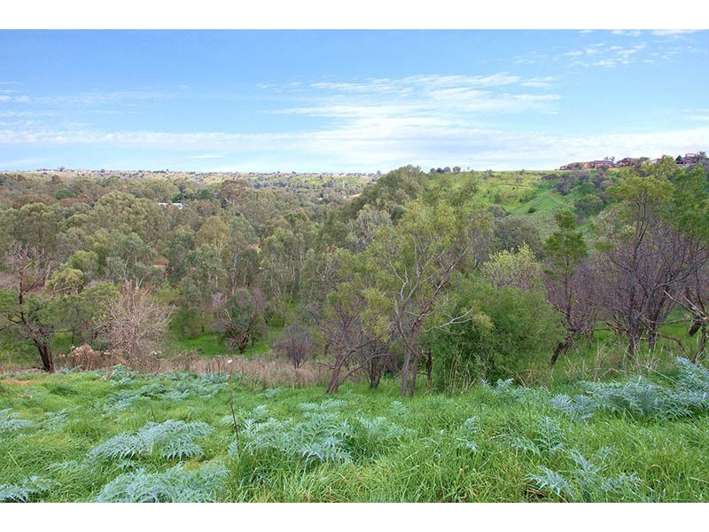 27  Riverside Avenue, Keilor VIC 3036