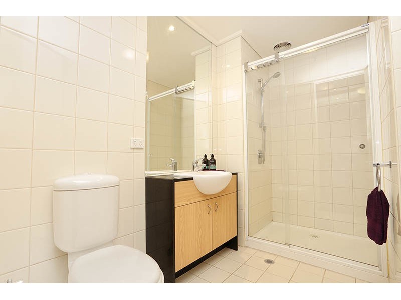 17/83 Whiteman St, Southbank VIC 3006