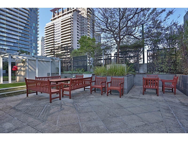 17/83 Whiteman St, Southbank VIC 3006