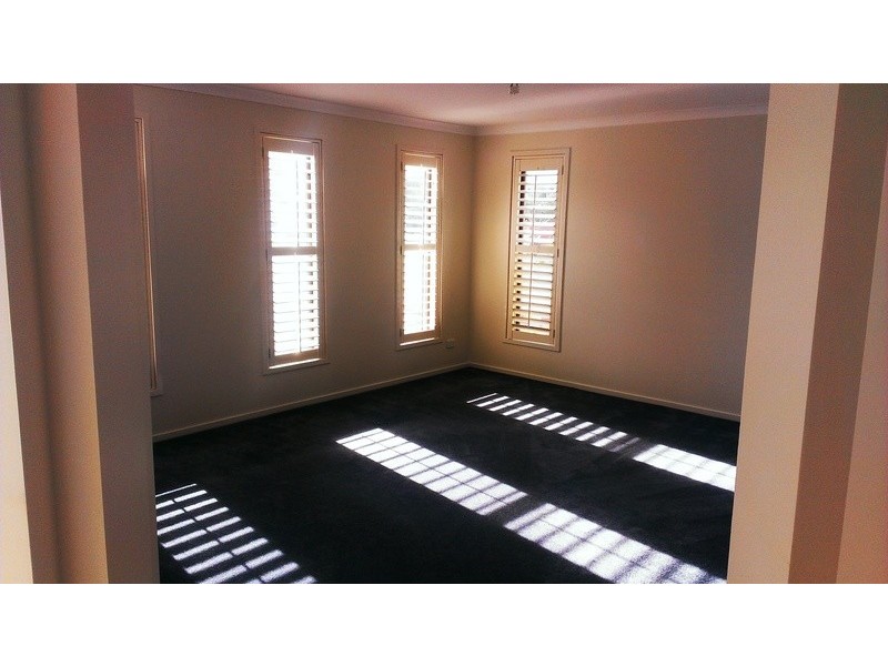 14 Pro Hart Way, Caroline Springs VIC 3023