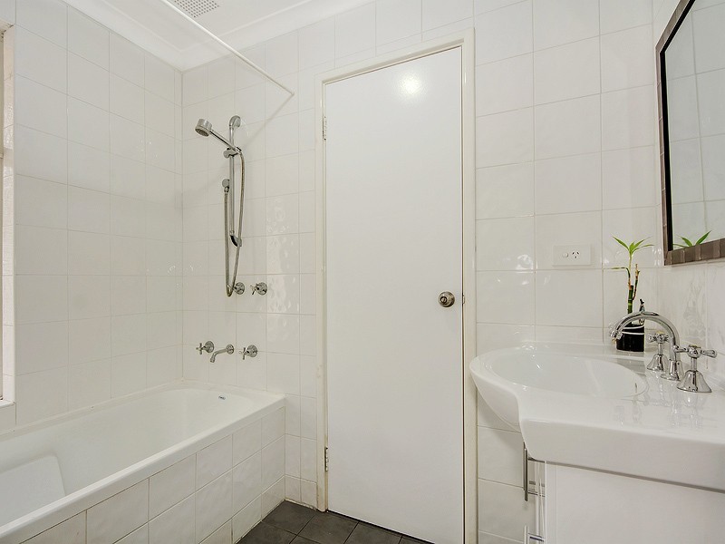 30 Powell Crescent, Brookdale WA 6112