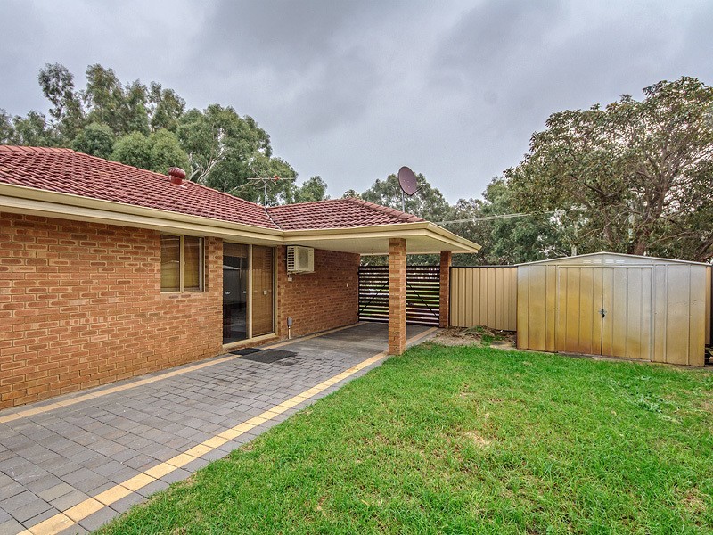 30 Powell Crescent, Brookdale WA 6112