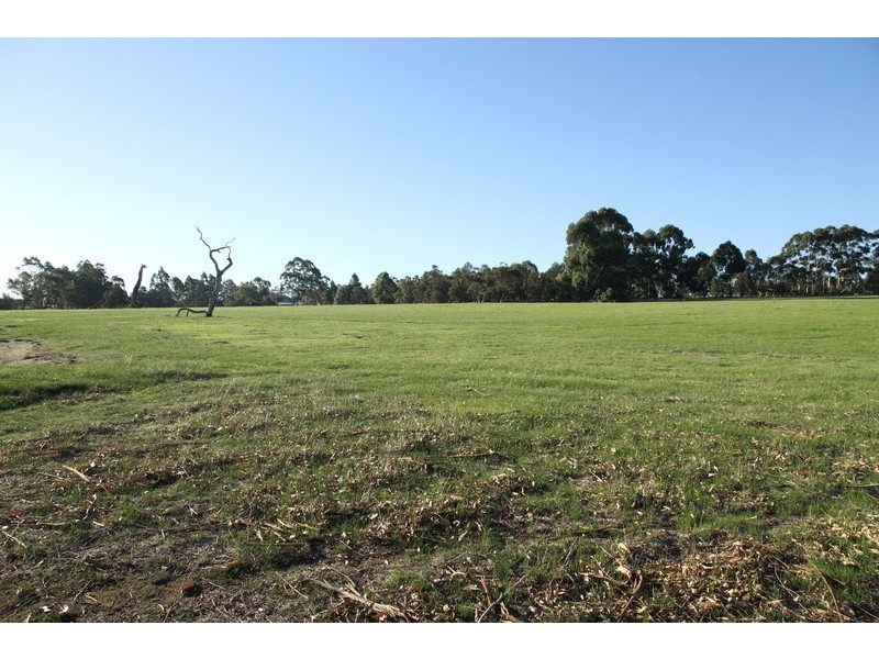 296 Silver Star Court, Millbrook WA 6330