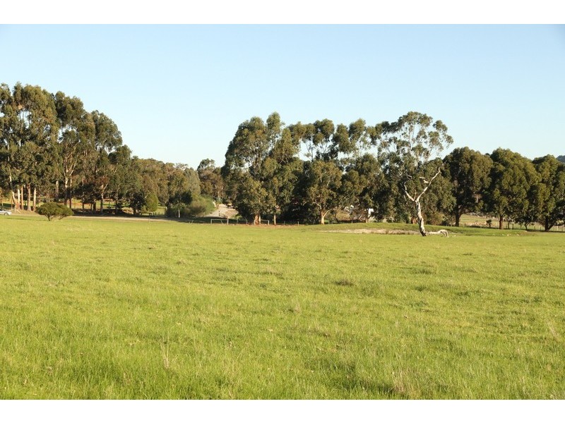 296 Silver Star Court, Millbrook WA 6330