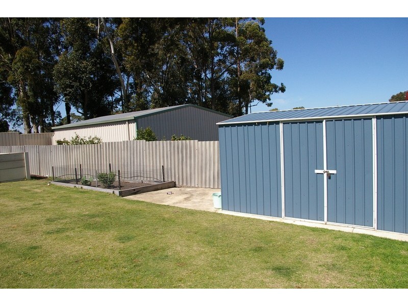 254  Steere St, Collie WA 6225