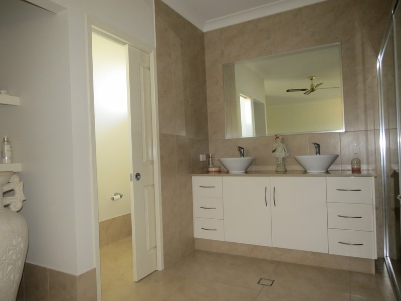 1 Fairmont Court, Banora Point NSW 2486