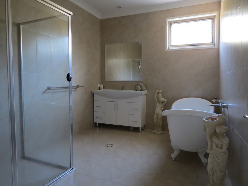 1 Fairmont Court, Banora Point NSW 2486