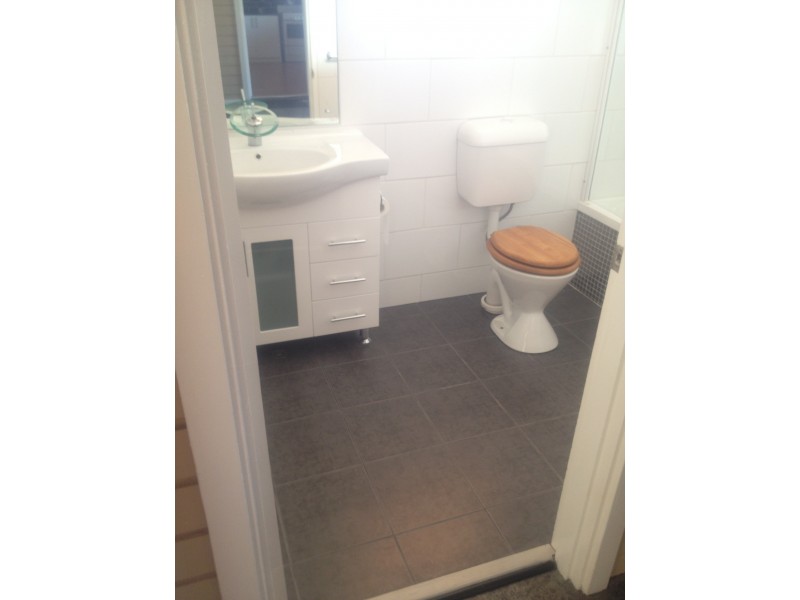 8 Ellis Road, Merredin WA 6415