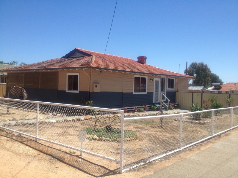 8 Ellis Road, Merredin WA 6415