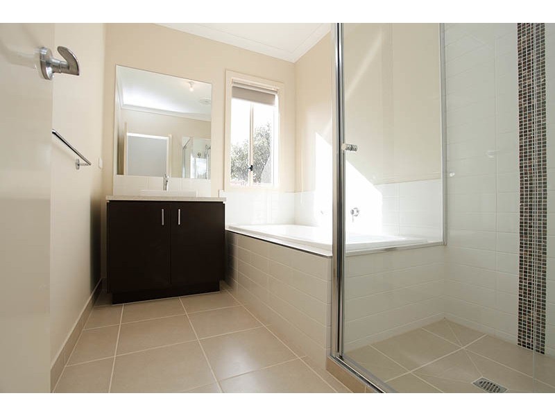 42 Fantail Way, Brookfield VIC 3338