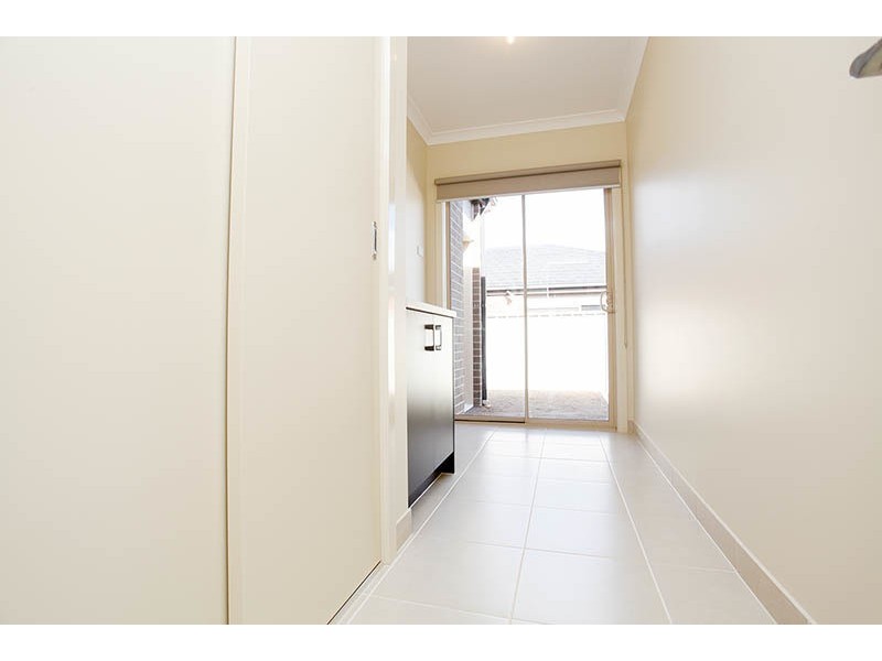 42 Fantail Way, Brookfield VIC 3338