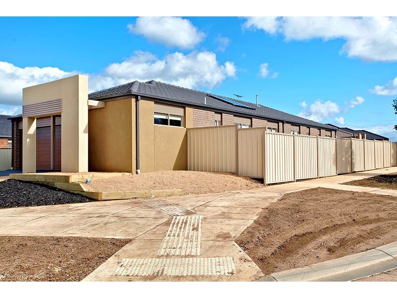 42 Fantail Way, Brookfield VIC 3338